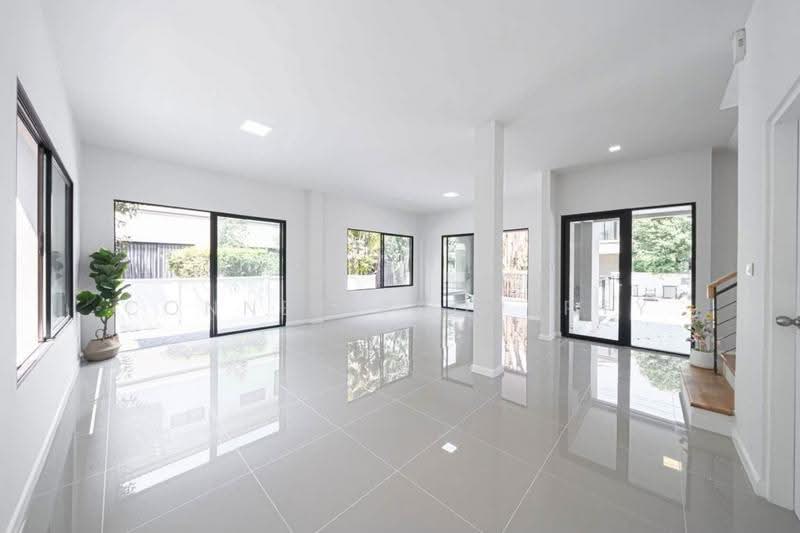 The Centro Watcharapol, Bangkok, Sukhaphiban 5 Road, O-Ngoen, Sai Mai, Bangkok, 4 Bedrooms, 217 sqm, Single Detached House For Sale, by Connex Property, 500556543 - DDproperty.com