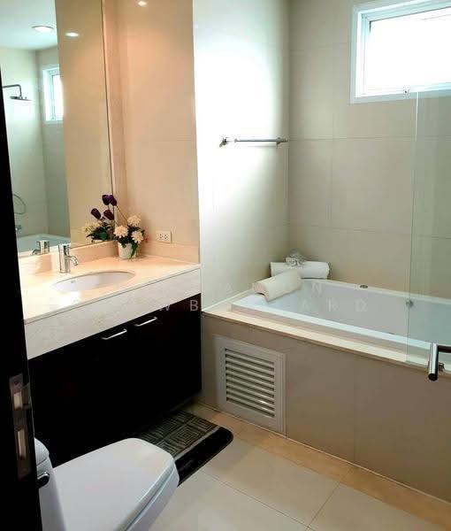 Piyathip Place, Bangkok, 24 Soi Prommitr, Khlong Tan Nua, Watthana, Bangkok, 2 Bedrooms, 160 sqm, Apartment For Rent, by Pichamon Chawbantard, 500556547 - DDproperty.com