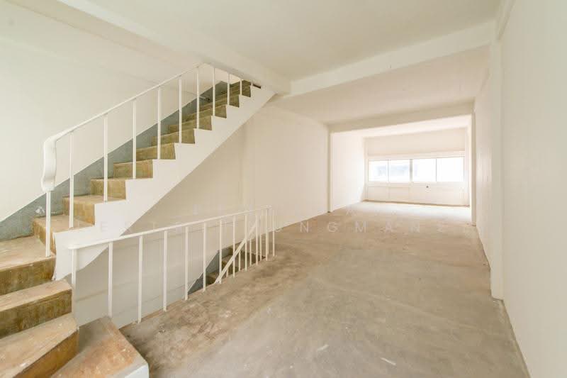 ตึกแถว 5 ชั้นครึ่ง ซอยสีลม 6 ติดถนนสีลม, Bangkok, Suriyawong, Bang Rak, Bangkok, , 280 sqm, Shophouse For Sale, by Pimlada Lertritrungmanee, 500556553 - DDproperty.com