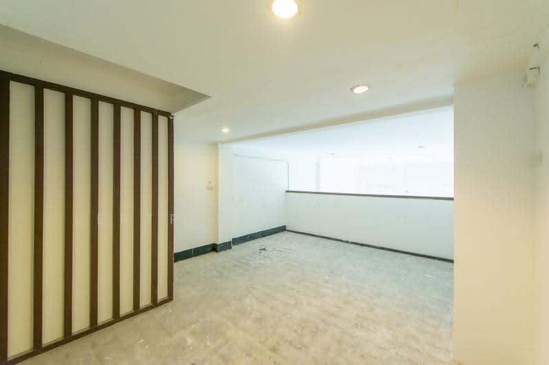 ตึกแถว 5 ชั้นครึ่ง ซอยสีลม 6 ติดถนนสีลม, กรุงเทพ, สุริยวงศ์, บางรัก, กรุงเทพ, 280 ตร.ม., ตึกแถว-อาคารพาณิชย์ ขาย, โดย Pimlada Lertritrungmanee, 500556553 - DDproperty.com