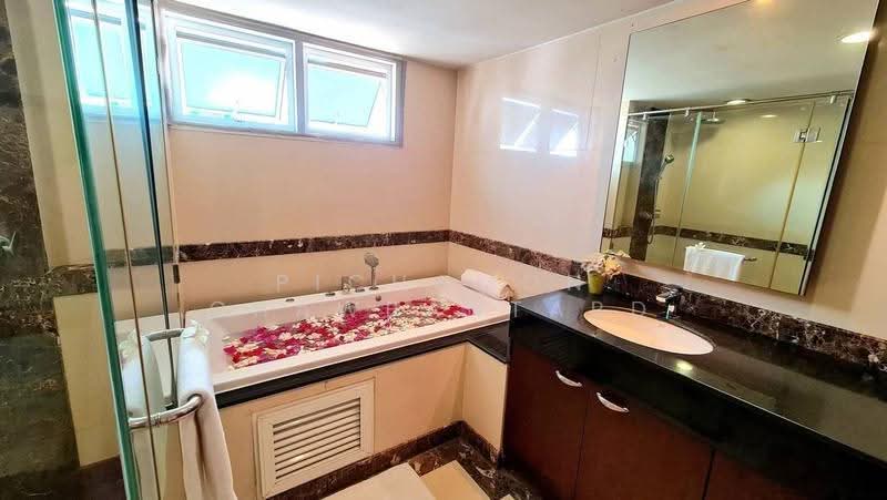 Piyathip Place, Bangkok, 24 Soi Prommitr, Khlong Tan Nua, Watthana, Bangkok, 3 Bedrooms, 289 sqm, Apartment For Rent, by Pichamon Chawbantard, 500556601 - DDproperty.com