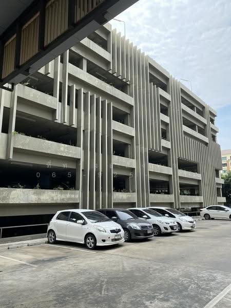 Lumpini Place Ratchayothin, Bangkok, 1484 Phahonyothin Road, Chan Kasem, Chatuchak, Bangkok, 1 Bedroom, 29 sqm, Condo For Rent, by ที่ทางอสังหา 065-925-3163, 500556790 - DDproperty.com