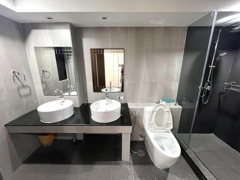 Silom City Resort, Bangkok, 25 Phiphat 2, Silom, Bang Rak, Bangkok, 2 Bedrooms, 102 sqm, Condo For Sale, by ธีรดนย์ ชาวปากน้ำ, 500556820 - DDproperty.com