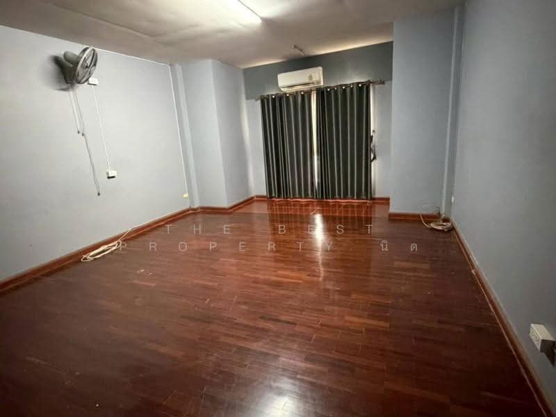 ทาวน์เฮ้าส์ท่าอิฐ อุตรดิตถ์, Uttaradit, Tha It, Muang Uttaradit, Uttaradit, 2 Bedrooms, 100 sqm, Townhouse For Sale, by The Best Property นิด, 500556861 - DDproperty.com