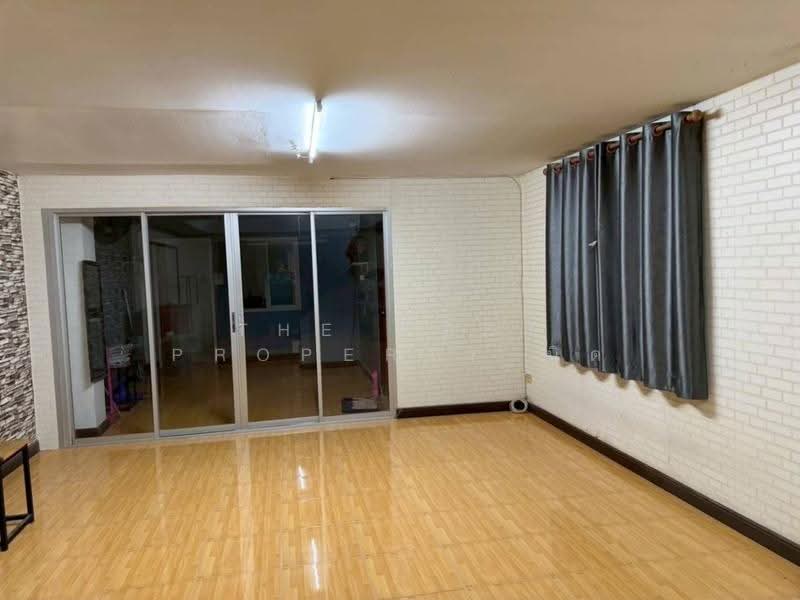 ทาวน์เฮ้าส์ท่าอิฐ อุตรดิตถ์, Uttaradit, Tha It, Muang Uttaradit, Uttaradit, 2 Bedrooms, 100 sqm, Townhouse For Sale, by The Best Property นิด, 500556861 - DDproperty.com