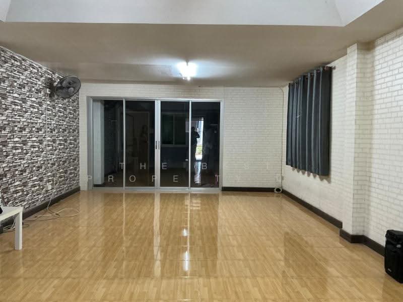 ทาวน์เฮ้าส์ท่าอิฐ อุตรดิตถ์, Uttaradit, Tha It, Muang Uttaradit, Uttaradit, 2 Bedrooms, 100 sqm, Townhouse For Sale, by The Best Property นิด, 500556861 - DDproperty.com
