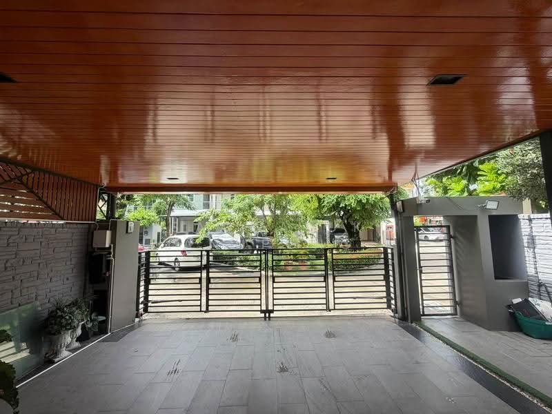ไอริส เรสซิเดนซ์ ประดิษฐ์มนูธรรม ลาดพร้าว 71, Bangkok, Wang Thonglang, Bangkok, 3 Bedrooms, 285 sqm, Semi-Detached House (Twin House) For Sale, by Saowaluk Anupong, 500557021 - DDproperty.com