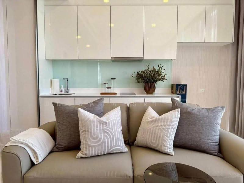 Mazarine Ratchayothin, Bangkok, Soi Phahonyothin 30, Phahonyothin Road, Chan Kasem, Chatuchak, Bangkok, 2 Bedrooms, 49 sqm, Condo For Rent, by Bussara Sri-At, 500557024 - DDproperty.com