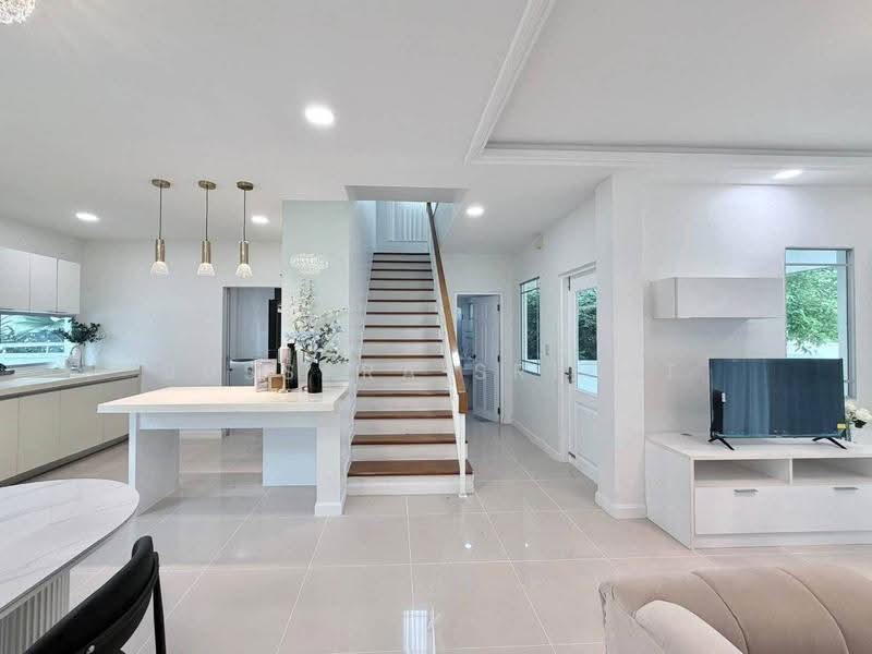 Manthana Onnut-Wongwan 2, Bangkok, Sukhaphiban 2 Road, Prawet, Bangkok, 4 Bedrooms, 215 sqm, Single Detached House For Rent, by Bussara Sri-At, 500557225 - DDproperty.com