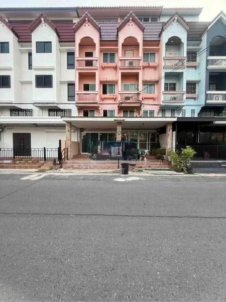 หมู่บ้าน ยิ่งโอฬาร, Bangkok, Sanam Bin, Don Mueang, Bangkok, 5 Bedrooms, 200 sqm, Townhouse For Sale, by Living Real Estates, 500557381 - DDproperty.com