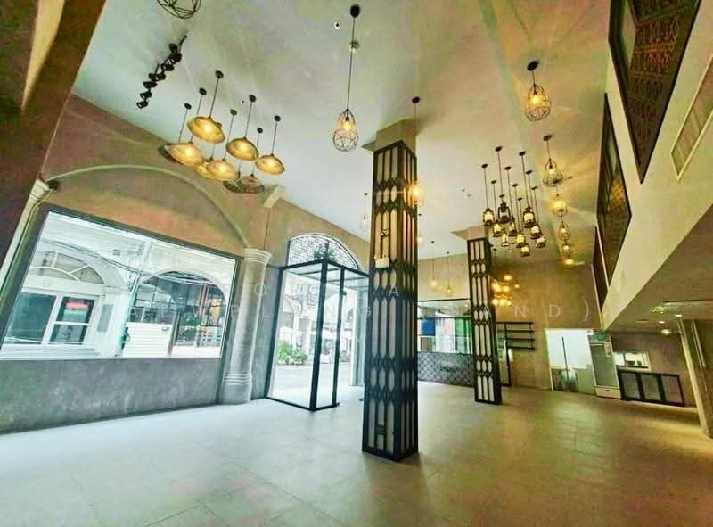 เช่าพื้นที่ร้านอาหารทำเลทอง ใจกลางสุขุมวิท 33 ใกล้ BTS พร้อมพงษ์ เพียง 400 เมตร, กรุงเทพ, คลองตันเหนือ, วัฒนา, กรุงเทพ, 367 ตร.ม., ตึกแถว-อาคารพาณิชย์ ให้เช่า, โดย Pornpann Kaewplang (Sand), 500557393 - DDproperty.com