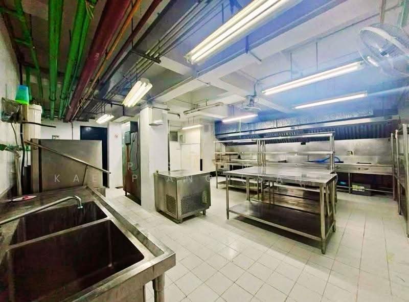 เช่าพื้นที่ร้านอาหารทำเลทอง ใจกลางสุขุมวิท 33 ใกล้ BTS พร้อมพงษ์ เพียง 400 เมตร, กรุงเทพ, คลองตันเหนือ, วัฒนา, กรุงเทพ, 367 ตร.ม., ตึกแถว-อาคารพาณิชย์ ให้เช่า, โดย Pornpann Kaewplang (Sand), 500557393 - DDproperty.com