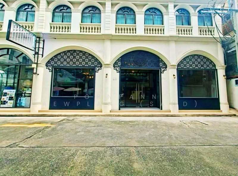 เช่าพื้นที่ร้านอาหารทำเลทอง ใจกลางสุขุมวิท 33 ใกล้ BTS พร้อมพงษ์ เพียง 400 เมตร, กรุงเทพ, คลองตันเหนือ, วัฒนา, กรุงเทพ, 367 ตร.ม., ตึกแถว-อาคารพาณิชย์ ให้เช่า, โดย Pornpann Kaewplang (Sand), 500557393 - DDproperty.com