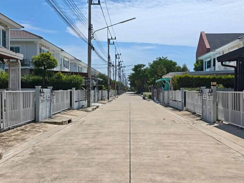 Villaggio Rangsit - Klong 2, Pathum Thani, Soi Rangsit - Nakhon Nayok 31, Rangsit - Nakhon Nayok Road, Khlong Song, Khlong Luang, Pathum Thani, 3 Bedrooms, 160 sqm, Semi-Detached House (Twin House) For Sale, by คุณ ณัฐ ตุ่มแก้ว (ซี), 500557414 - DDproperty.com