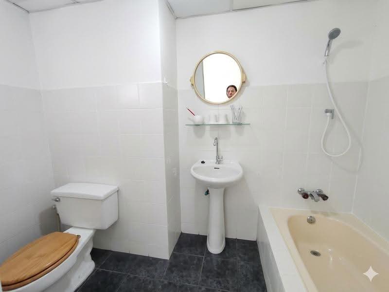 Regent Ratchada Tower, Bangkok, 49 Ratchadaphisek, Din Daeng, Bangkok, 1 Bedroom, 56 sqm, Condo For Sale, by Chonticha Sukcharoen, 500557447 - DDproperty.com