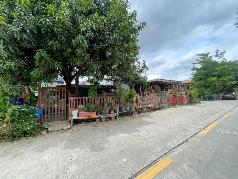 บ้านเดี่ยว 1 ชั้น + ที่ดิน 57 ตร.ว. หมู่บ้านเนียมกล่ำสามัคคี ซอยประเสริฐมนูกิจ29 แยก4, Bangkok, ถนนประเสริฐมนูกิจ, Chorake Bua, Lat Phrao, Bangkok, 3 Bedrooms, 200 sqm, Single Detached House For Sale, by คุณ สุภัตรา พลอยแดง (แพร), 500557505 - DDproperty.com