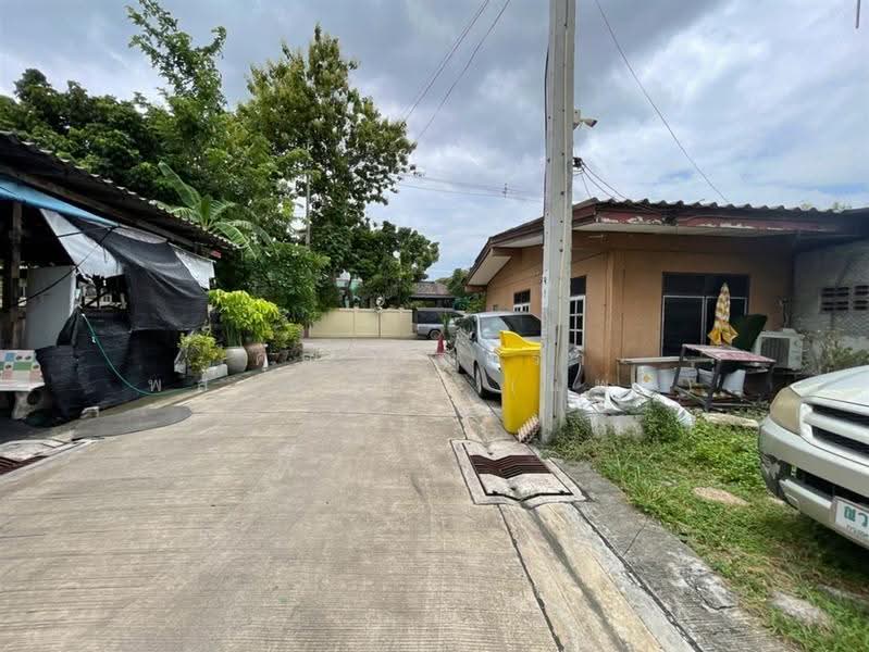 บ้านเดี่ยว 1 ชั้น + ที่ดิน 57 ตร.ว. หมู่บ้านเนียมกล่ำสามัคคี ซอยประเสริฐมนูกิจ29 แยก4, Bangkok, ถนนประเสริฐมนูกิจ, Chorake Bua, Lat Phrao, Bangkok, 3 Bedrooms, 200 sqm, Single Detached House For Sale, by คุณ สุภัตรา พลอยแดง (แพร), 500557505 - DDproperty.com