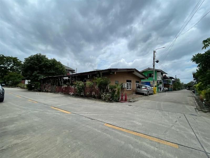 บ้านเดี่ยว 1 ชั้น + ที่ดิน 57 ตร.ว. หมู่บ้านเนียมกล่ำสามัคคี ซอยประเสริฐมนูกิจ29 แยก4, Bangkok, ถนนประเสริฐมนูกิจ, Chorake Bua, Lat Phrao, Bangkok, 3 Bedrooms, 200 sqm, Single Detached House For Sale, by คุณ สุภัตรา พลอยแดง (แพร), 500557505 - DDproperty.com