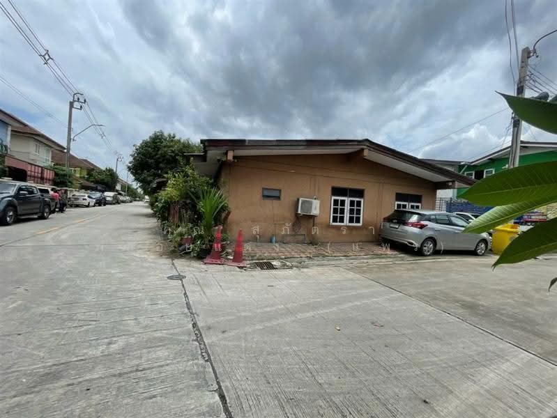 บ้านเดี่ยว 1 ชั้น + ที่ดิน 57 ตร.ว. หมู่บ้านเนียมกล่ำสามัคคี ซอยประเสริฐมนูกิจ29 แยก4, Bangkok, ถนนประเสริฐมนูกิจ, Chorake Bua, Lat Phrao, Bangkok, 3 Bedrooms, 200 sqm, Single Detached House For Sale, by คุณ สุภัตรา พลอยแดง (แพร), 500557505 - DDproperty.com