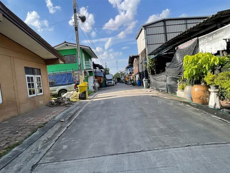 บ้านเดี่ยว 1 ชั้น + ที่ดิน 57 ตร.ว. หมู่บ้านเนียมกล่ำสามัคคี ซอยประเสริฐมนูกิจ29 แยก4, Bangkok, ถนนประเสริฐมนูกิจ, Chorake Bua, Lat Phrao, Bangkok, 3 Bedrooms, 200 sqm, Single Detached House For Sale, by คุณ สุภัตรา พลอยแดง (แพร), 500557505 - DDproperty.com