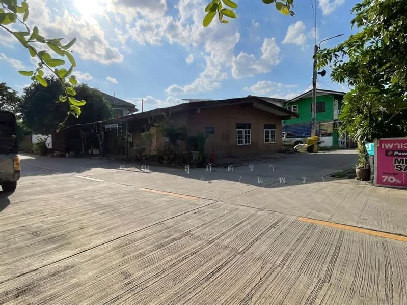 บ้านเดี่ยว 1 ชั้น + ที่ดิน 57 ตร.ว. หมู่บ้านเนียมกล่ำสามัคคี ซอยประเสริฐมนูกิจ29 แยก4, กรุงเทพ, ถนนประเสริฐมนูกิจ, จรเข้บัว, ลาดพร้าว, กรุงเทพ, 200 ตร.ม., บ้านเดี่ยว ขาย, โดย คุณ สุภัตรา พลอยแดง (แพร), 500557505 - DDproperty.com