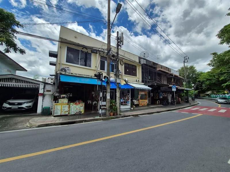 อาคารพาณิชย์ 2 ชั้น 122.1 ตร.ว. ใกล้วัดอรุณราชวรารามราชวรมหาวิหาร กองทัพเรือ ซอยอิสรภาพ42, กรุงเทพ, ถนนอิสรภาพ, วัดอรุณ, บางกอกใหญ่, กรุงเทพ, 300 ตร.ม., ตึกแถว-อาคารพาณิชย์ ขาย, โดย คุณ วิภาวรรณ บุตรพา (หยก), 500557526 - DDproperty.com