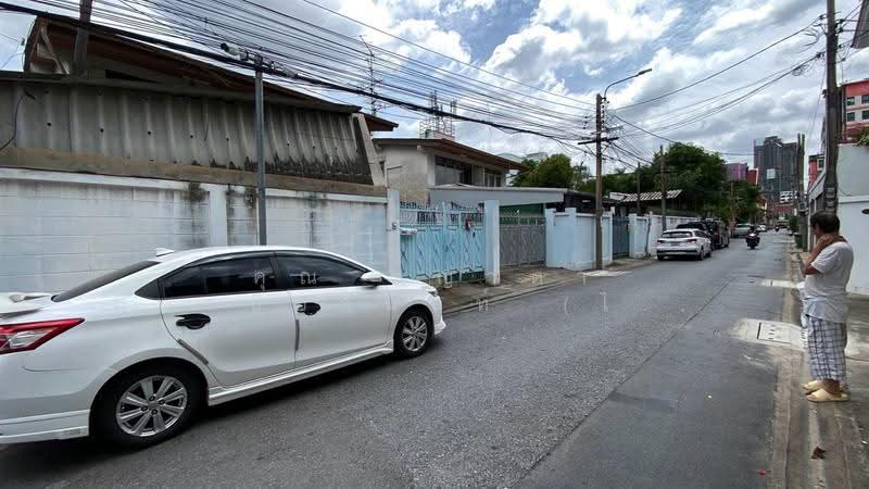 บ้านเดี่ยว 2 ชั้น 39 ตร.ว. บ้านเดี่ยว ใกล้วัดกุนนทีรุทธาราม (วัดห้วยขวาง) ซอยอินทามระ59, กรุงเทพ, ถนนอินทรามระ, ดินแดง, กรุงเทพ, 150 ตร.ม., บ้านเดี่ยว ขาย, โดย คุณ ชญาดา มหาปิยานนท์ (ไนท์), 500557580 - DDproperty.com