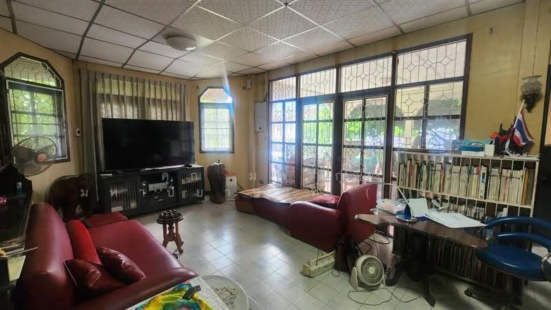 บ้านเดี่ยว 2 ชั้น + ที่ดิน 516 ตร.ว. ใกล้เทศบาลเมืองกระทุ่มแบน ถนนสุคนธวิทย์, สมุทรสาคร, ถนนสุคนธวิทย์, ตลาดกระทุ่มแบน, กระทุ่มแบน, สมุทรสาคร, 2,064 ตร.ม., ที่ดิน ขาย, โดย คุณ มหากุล มหาปิยานนท์ (คิง), 500557633 - DDproperty.com