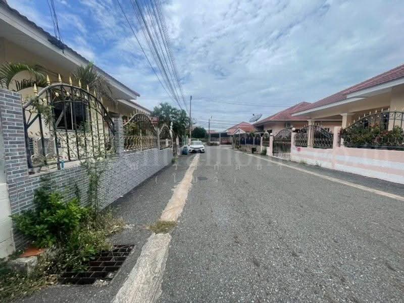 Chokchai village 5, Chon Buri (Pattaya), Nong Pru, Bang Lamung (Pattaya), Chon Buri (Pattaya), 3 Bedrooms, 120 sqm, Single Detached House For Sale, by คุณ วรกัลยา (โบว์), 500557735 - DDproperty.com