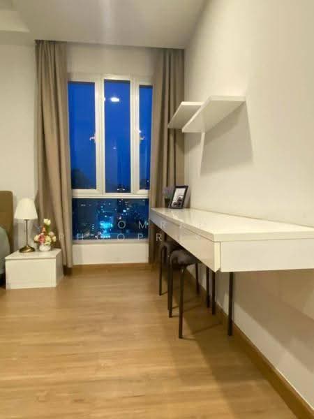 Thru Thonglor, Bangkok, Petchaburi Road, Bang Kapi, Huai Khwang, Bangkok, 2 Bedrooms, 62 sqm, Condo For Rent, by Somrad Phoopruksachart, 500557820 - DDproperty.com