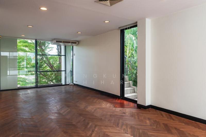 Pool Villa 4 ชั้น 750 ตร.ม. ใจกลางอารีย์ (เช่าทำธุรกิจ), Bangkok, Phaya Thai, Bangkok, , 750 sqm, Shophouse For Rent, by Pongkuna Ishihara, 500557881 - DDproperty.com