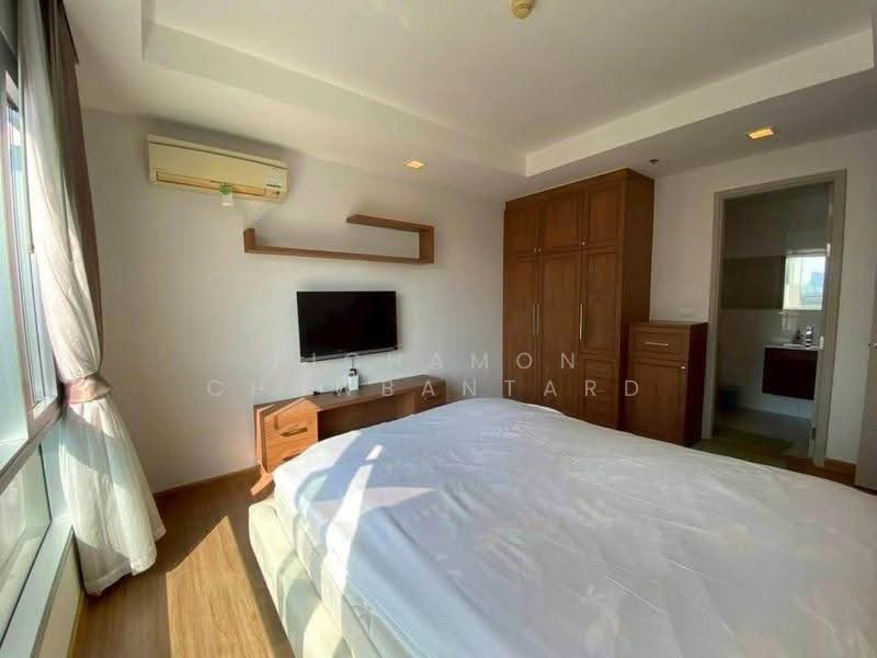 Thru Thonglor, Bangkok, Petchaburi Road, Bang Kapi, Huai Khwang, Bangkok, 2 Bedrooms, 61 sqm, Condo For Rent, by Pichamon Chawbantard, 500557966 - DDproperty.com