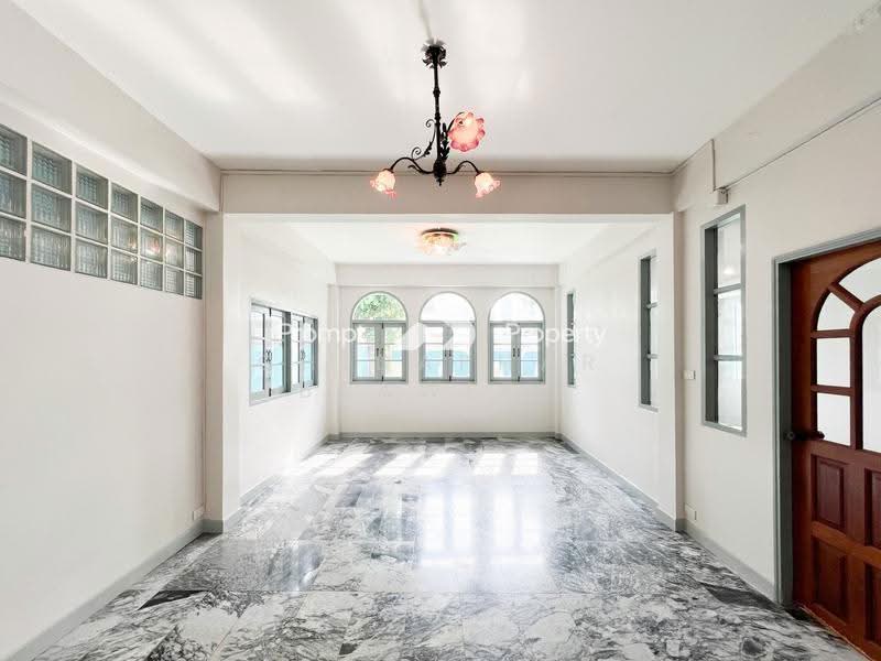 House Punnawithi, Bangkok, สุขุมวิท, Bang Chak, Phra Khanong, Bangkok, 4 Bedrooms, 400 sqm, Single Detached House For Sale, by Chidaphar Beawlek, 500558011 - DDproperty.com