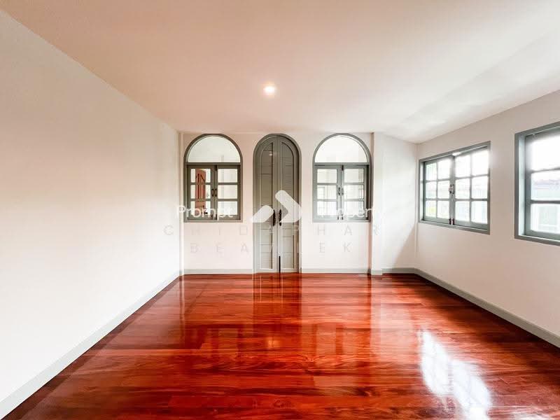 House Punnawithi, Bangkok, สุขุมวิท, Bang Chak, Phra Khanong, Bangkok, 4 Bedrooms, 400 sqm, Single Detached House For Sale, by Chidaphar Beawlek, 500558011 - DDproperty.com