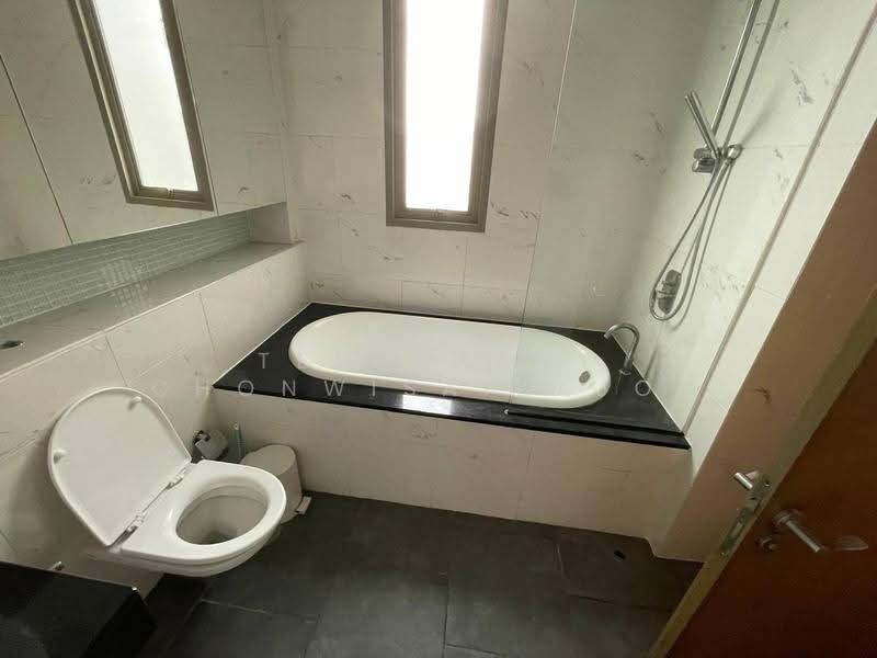 City Lakes Tower, Bangkok, Soi Sukhumvit 16, Khlong Toei, Khlong Toei, Bangkok, 2 Bedrooms, 110 sqm, Condo For Rent, by Teeranant Chonwisaikajon, 500558060 - DDproperty.com