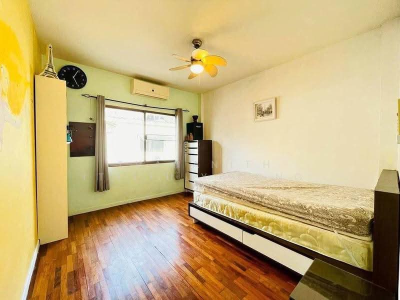Baan Klang Muang Ratchada-Mengjai 1, Bangkok, 522 50-151 Saha Kan Pramun Alley, Wang Thonglang, Bangkok, 3 Bedrooms, 220 sqm, Townhouse For Rent, by Thananith Ittitulyapong, 500558108 - DDproperty.com