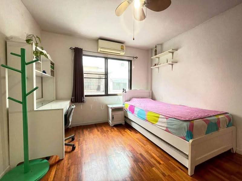 Baan Klang Muang Ratchada-Mengjai 1 : บ้านกลางเมือง รัชดา-เหม่งจ๋าย 1, กรุงเทพ, 522 50-151 ซอยสหกรณ์การเกษตร, วังทองหลาง, กรุงเทพ, 220 ตร.ม., ทาวน์เฮ้าส์ ให้เช่า, โดย Thananith Ittitulyapong, 500558108 - DDproperty.com