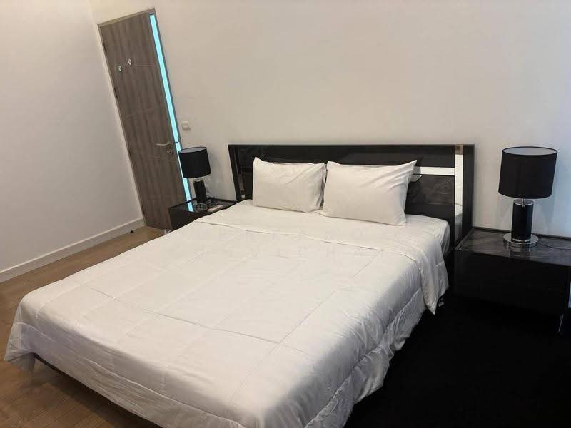 Trapezo Sukhumvit 16, Bangkok, Soi Sukhumvit 16, Khlong Toei, Bangkok, 3 Bedrooms, 118 sqm, Condo For Rent, by Kornkanok Sonvichai, 500558121 - DDproperty.com