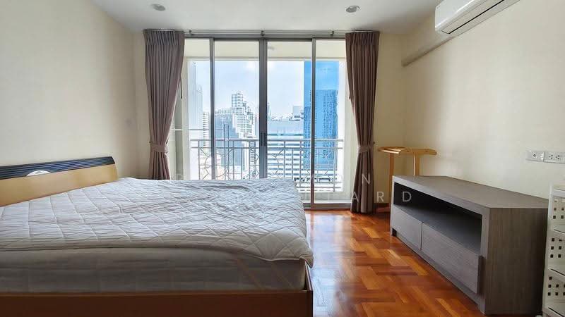 Asoke Place, Bangkok, Asok Montri Rd, Khlongtoei Nua, Watthana, Bangkok, 2 Bedrooms, 60 sqm, Condo For Rent, by Pichamon Chawbantard, 500558144 - DDproperty.com