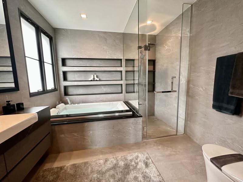 Grand Bangkok Boulevard Na-Utthayan, Bangkok, Uthayan Road, Sala Thammasop, Thawi Watthana, Bangkok, 4 Bedrooms, 440 sqm, Single Detached House For Sale, by Mai Thanakit, 500558160 - DDproperty.com