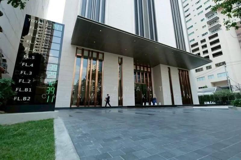 The Esse Asoke, Bangkok, 333 Soi Sukhumvit 21, Sukhumvit Road, Khlongtoei Nua, Watthana, Bangkok, 2 Bedrooms, 75 sqm, Condo For Rent, by Teeranant Chonwisaikajon, 500558202 - DDproperty.com
