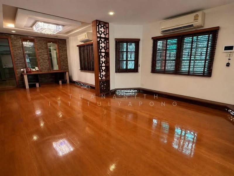 undefined, Bangkok, Saphan Sung, Bangkok, 4 Bedrooms, 320 sqm, Single Detached House For Sale, by Thananith Ittitulyapong, 500558287 - DDproperty.com