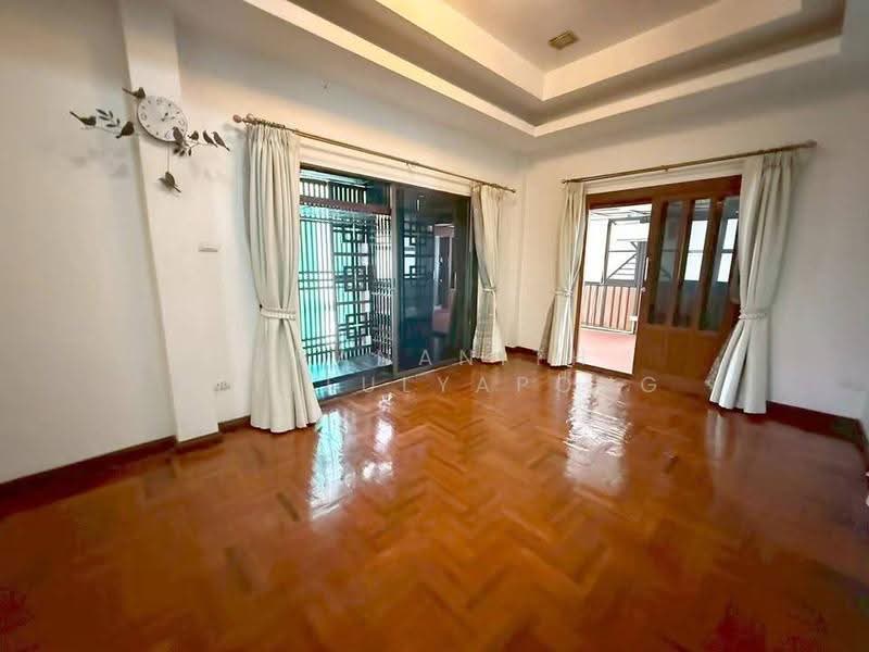 undefined, Bangkok, Saphan Sung, Bangkok, 4 Bedrooms, 320 sqm, Single Detached House For Sale, by Thananith Ittitulyapong, 500558287 - DDproperty.com