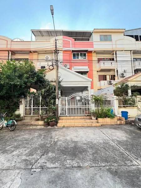 4-BR Townhouse, Bangkok, Bang Chak, Phra Khanong, Bangkok, 4 Bedrooms, 450 sqm, Townhouse For Rent, by Kanin Thangpanyawa, 500558728 - DDproperty.com