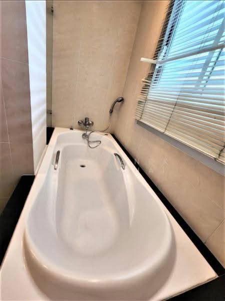Sathorn Gallery Residences : สาทร แกลลอรี่ เรสซิเด้นซ์, กรุงเทพ, 70 Pan Road, สีลม, บางรัก, กรุงเทพ, 230 ตร.ม., อพาร์ทเมนท์ ให้เช่า, โดย Kornkanok Sonvichai, 500558755 - DDproperty.com