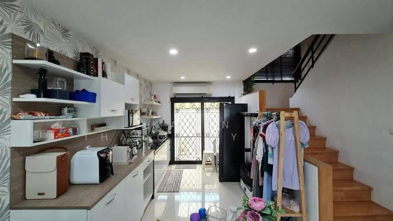 3-BR Townhouse, Bangkok, Suan Luang, Bangkok, 3 Bedrooms, 195 sqm, Townhouse For Rent, by Kanin Thangpanyawa, 500558759 - DDproperty.com