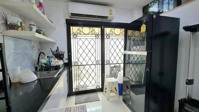 3-BR Townhouse, Bangkok, Suan Luang, Bangkok, 3 Bedrooms, 195 sqm, Townhouse For Rent, by Kanin Thangpanyawa, 500558759 - DDproperty.com