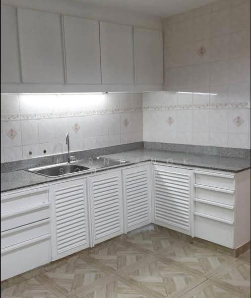 D.S. Tower 1 Sukhumvit 33, Bangkok, Soi Phrom Chit, Khlong Tan Nua, Watthana, Bangkok, 3 Bedrooms, 236 sqm, Condo For Rent, by Kornkanok Sonvichai, 500558827 - DDproperty.com