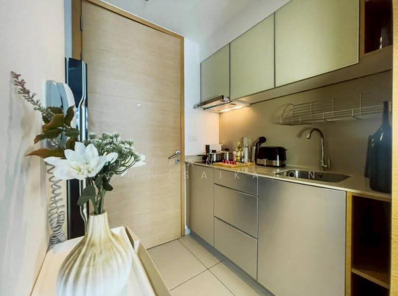 The Lofts Ekkamai, Bangkok, 1415 Sukhumvit Road, Phra Kanong Nua, Watthana, Bangkok, Studio, 30 sqm, Condo For Rent, by Teeranant Chonwisaikajon, 500558879 - DDproperty.com
