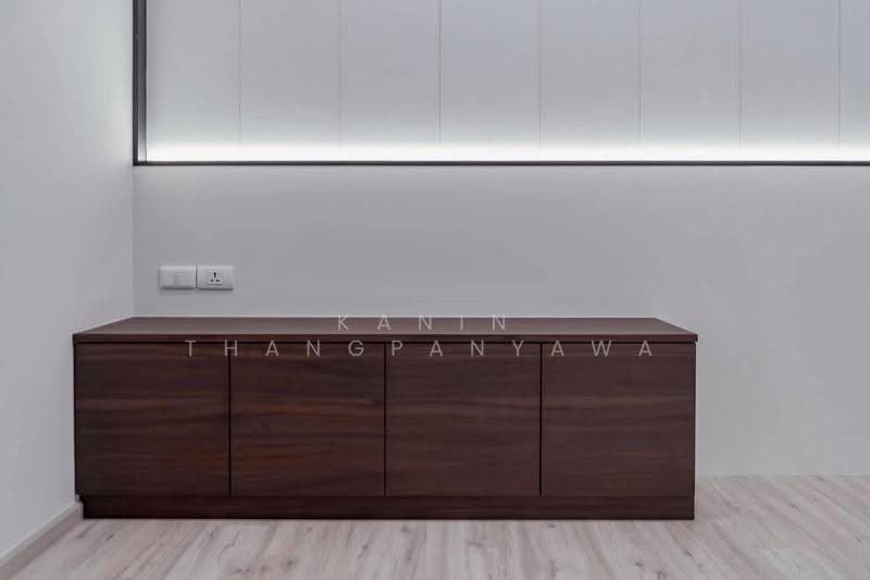 XT Huaikhwang, Bangkok, 244 Ratchadaphisek Road, Huai Khwang, Bangkok, 1 Bedroom, 34 sqm, Condo For Sale, by Kanin Thangpanyawa, 500558913 - DDproperty.com